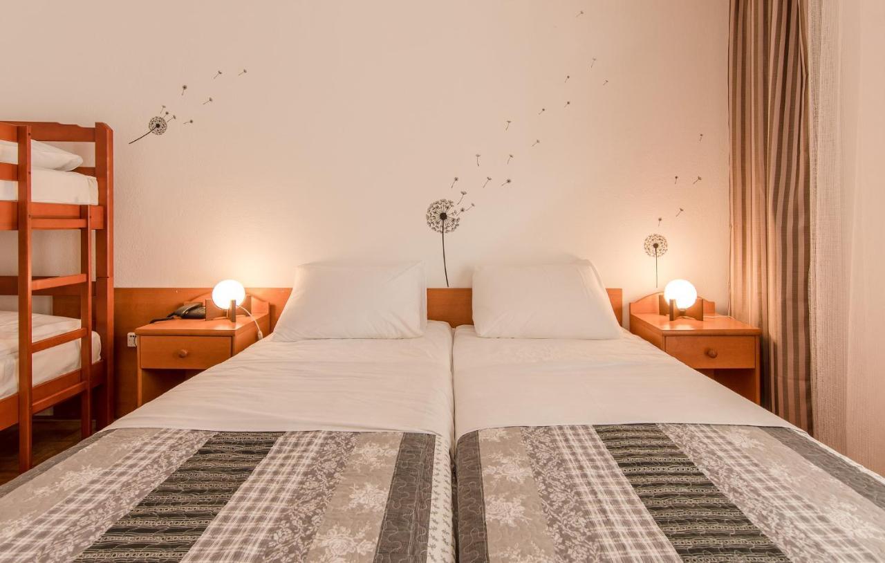 Hotel Barba Стариград-Пакленица Екстериор снимка