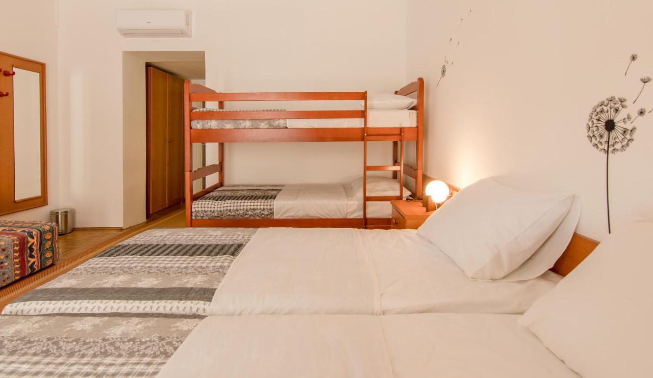 Hotel Barba Стариград-Пакленица Екстериор снимка