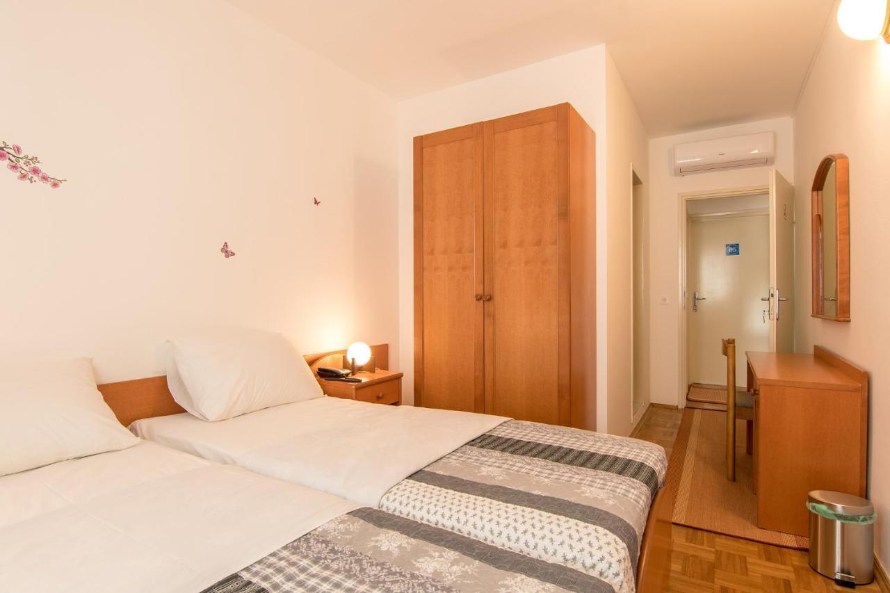 Hotel Barba Стариград-Пакленица Екстериор снимка